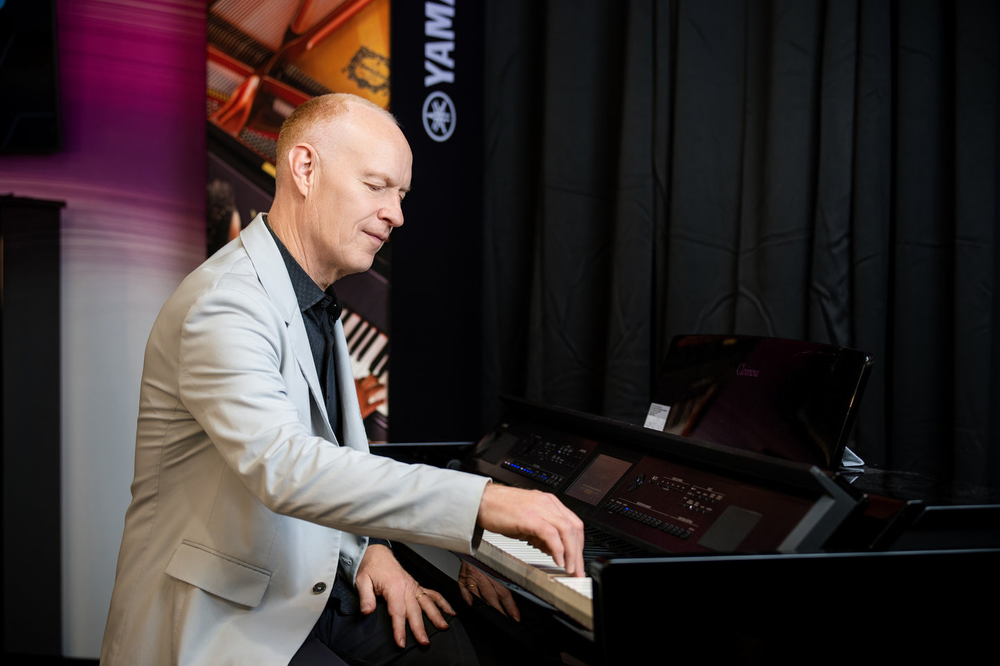 CVP905 - Clavinova ensemble digital piano with bench